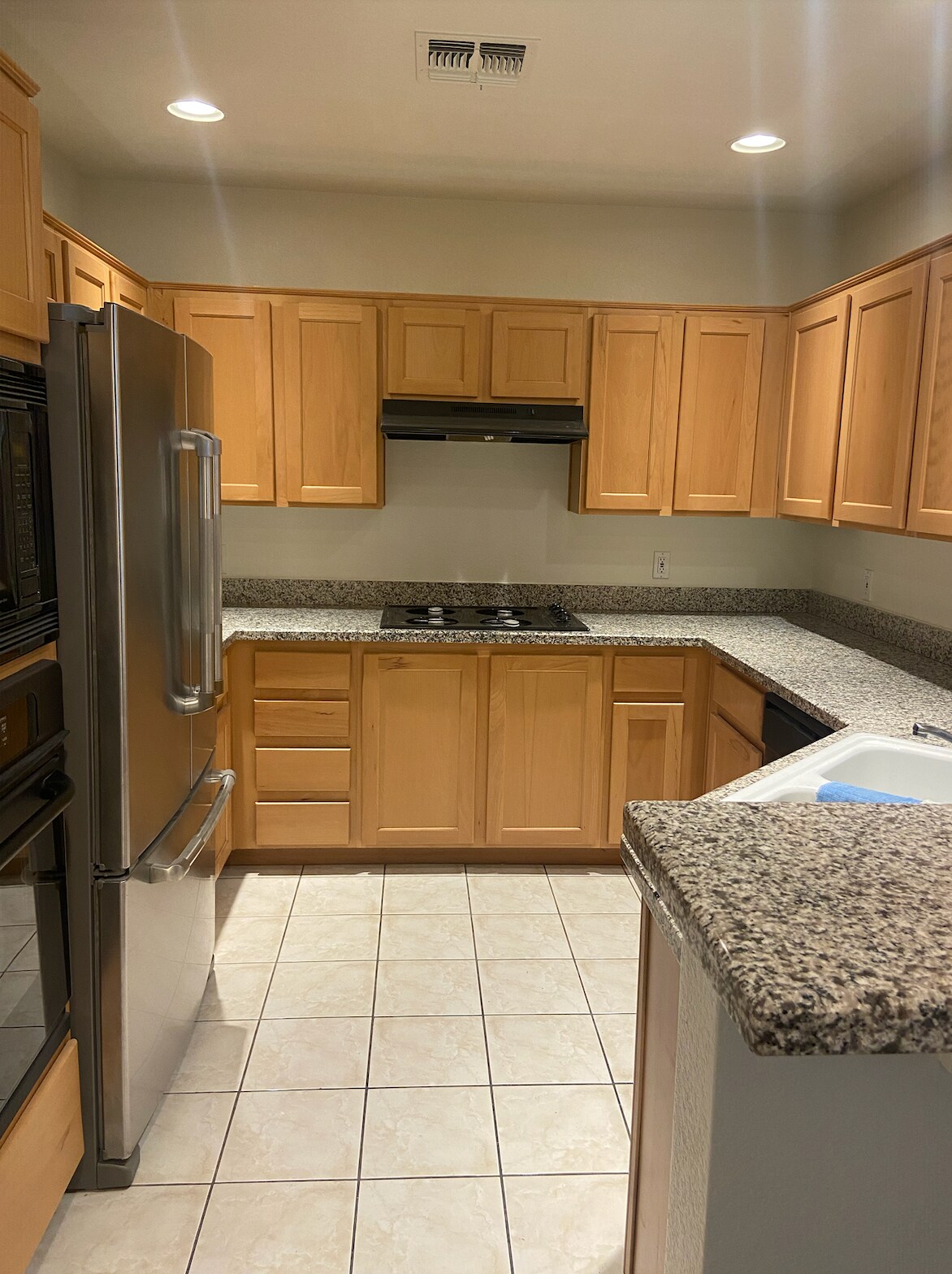 Kitchen - 39 E Agate Ave