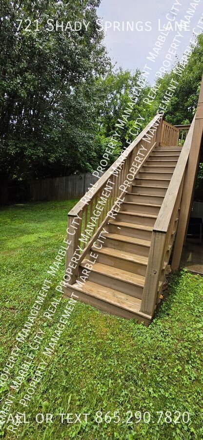 Building Photo - 721 Shady Springs Ln
