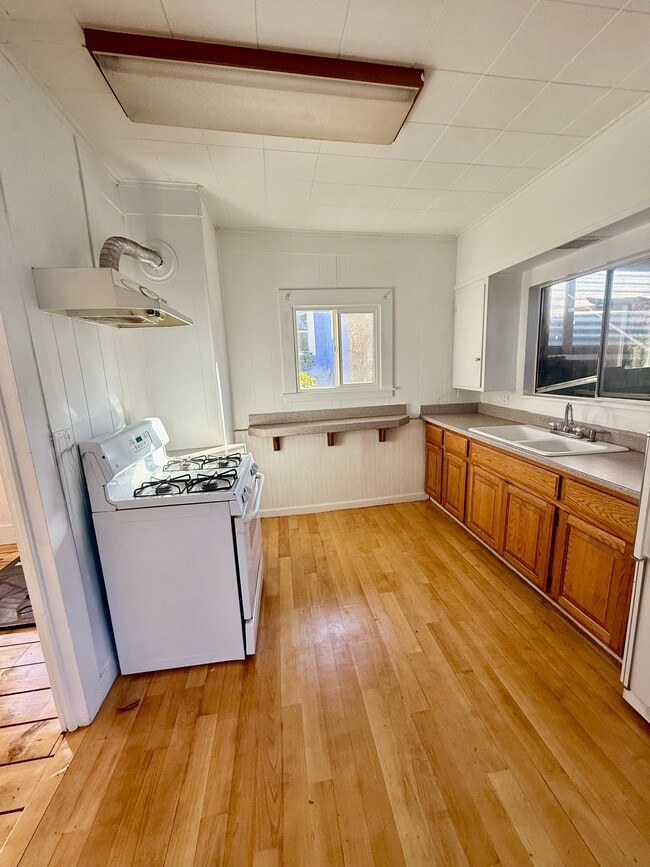 Building Photo - 521 Linden Ave