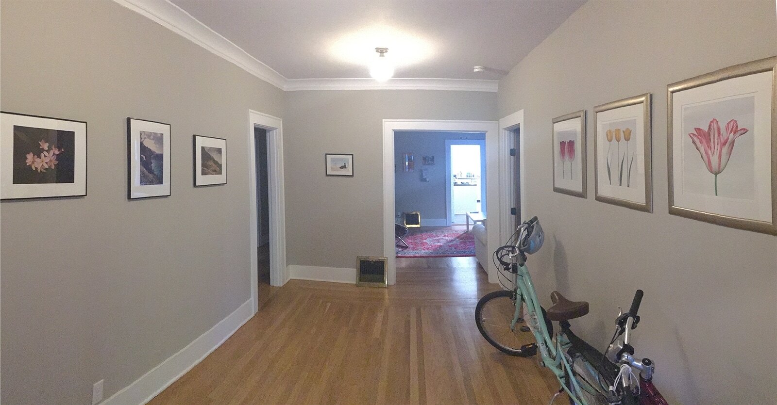foyer extra large space - 631 N Garden St
