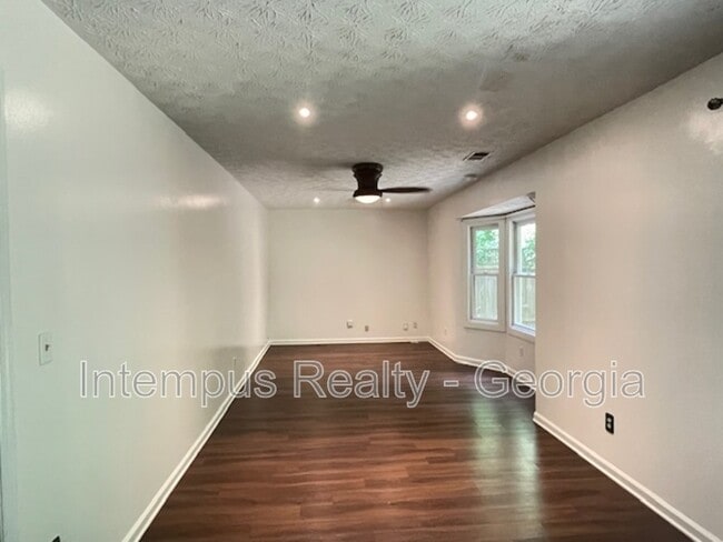 Building Photo - 10440 Virginia Pine Ln