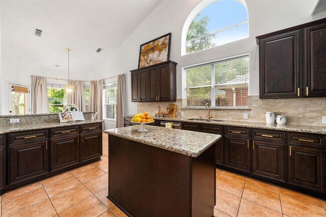 Building Photo - 1230 Ventura Canyon Dr