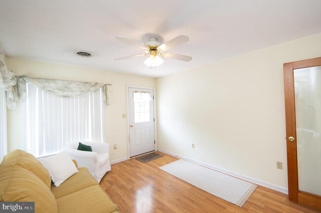 Building Photo - 110 Middle St