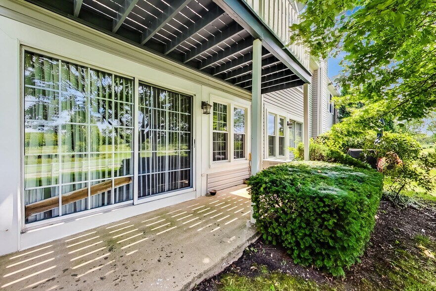Building Photo - 1808 Vermont Dr