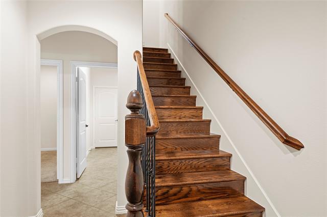 Building Photo - 6465 Naples Dr