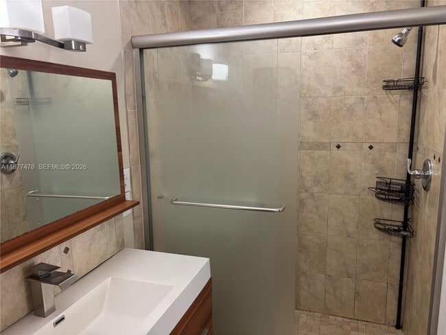 Building Photo - 10421 Mahogany Key Cir