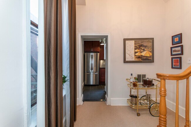 Building Photo - 1823 Pine St