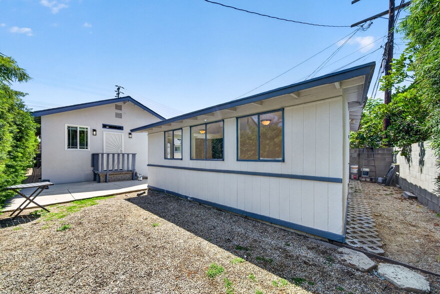 Building Photo - 10817 Charnock Rd