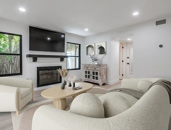 Building Photo - Fully Remodeled Carmel Valley Home + Priva...