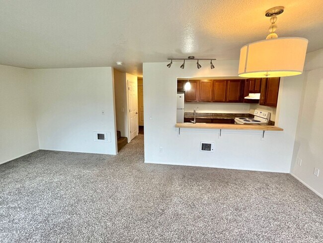 Building Photo - 18825 SW Mayjohn Ct