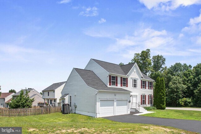 Building Photo - 4001 Mossy Bank Ln