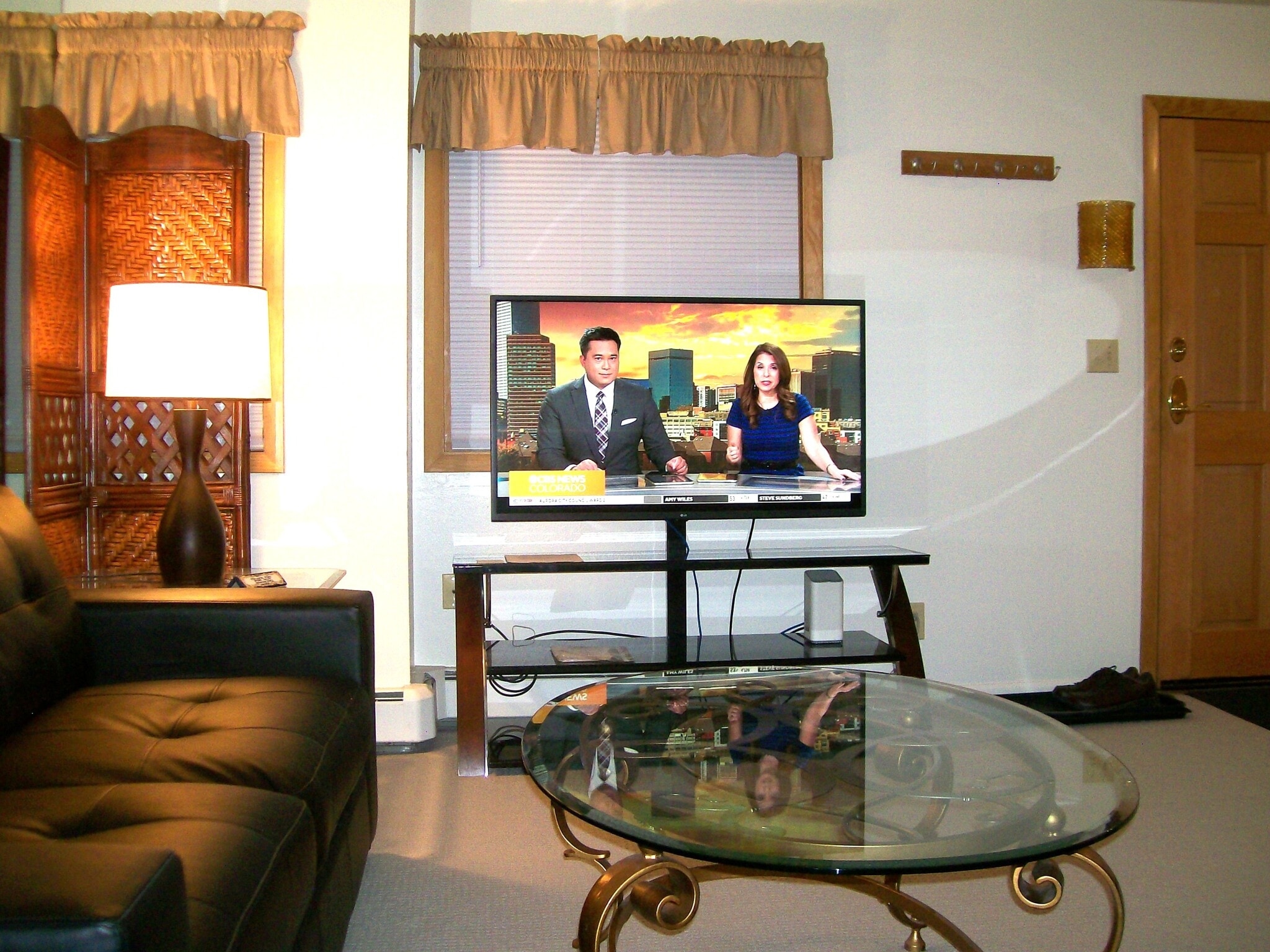 Building Photo - 835 E Hyman Ave