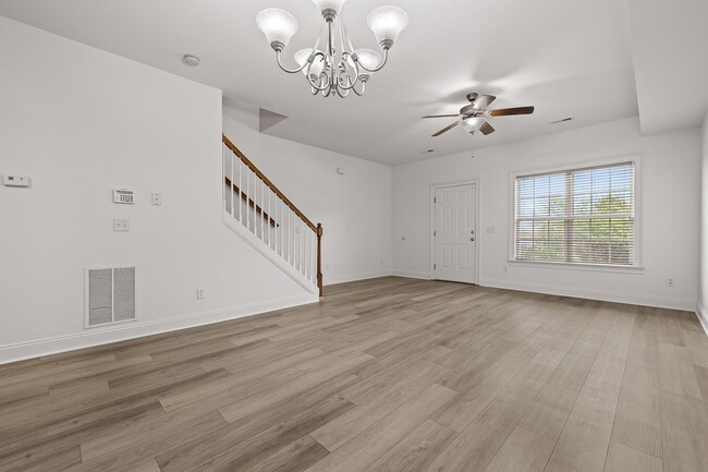 Building Photo - Newly renovated 3-bedroom, 2-bathroom town...