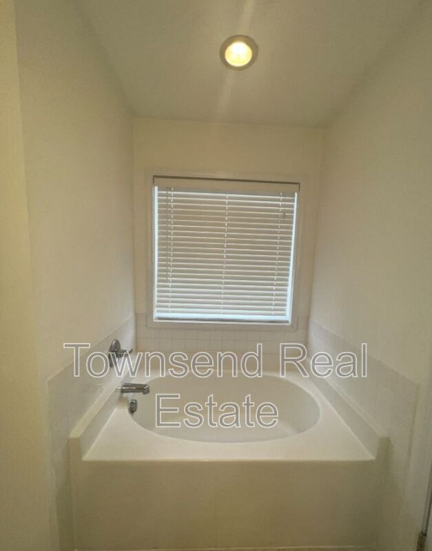 Building Photo - 376 Tennessee Walker Dr