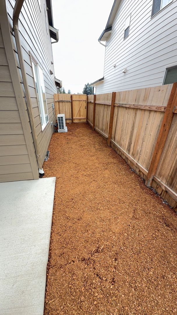 Building Photo - Chernishoff Seven Oak Luxury Duplex