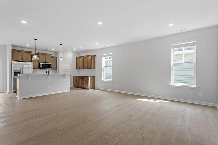 Building Photo - 209 Meadowbark Bnd
