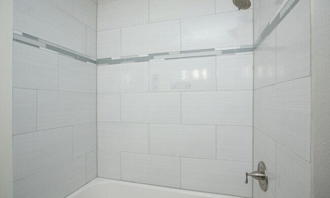 Building Photo - 5815 Picasso Pl