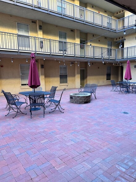 Courtyard with Fire Pit - 1699 N Downing St