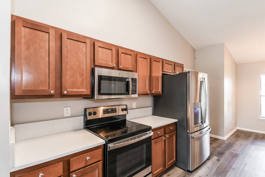 Building Photo - 596 Artesian Ln