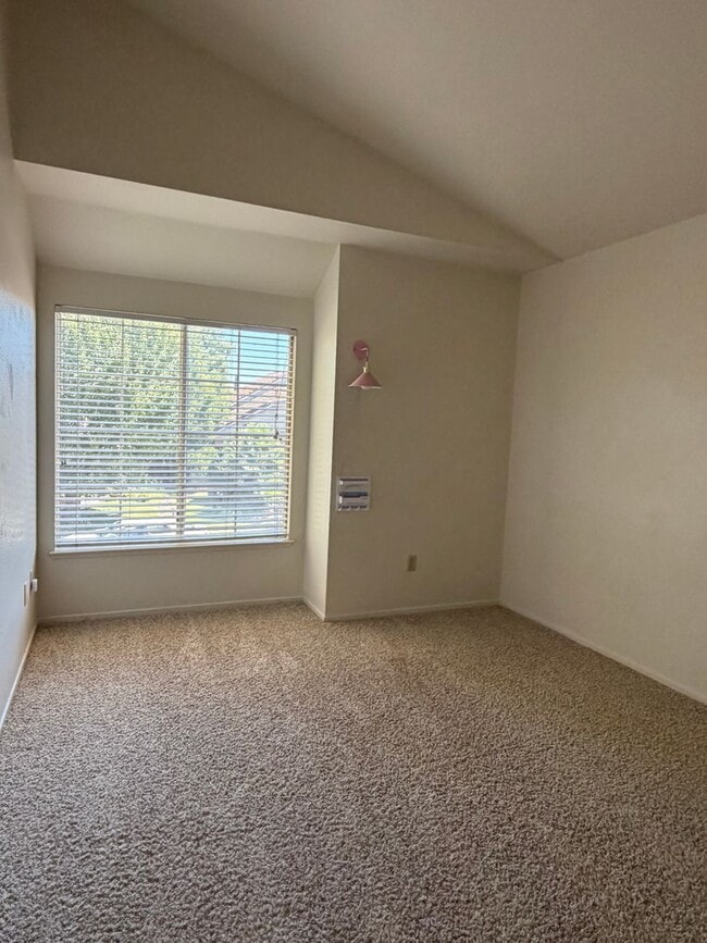 Building Photo - 6416 Silver Hawk Way