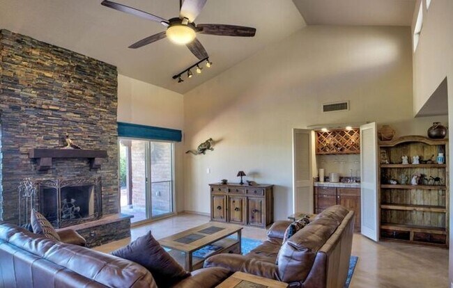 Building Photo - 4380 N Camino De Carrillo