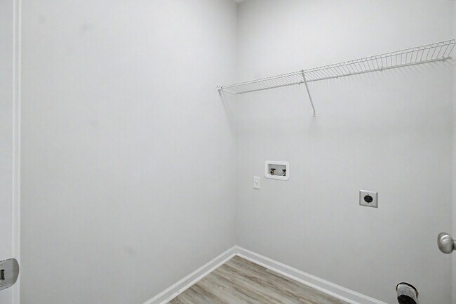 Building Photo - 319 Herty Ln