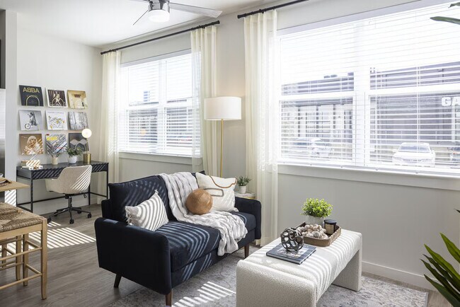 Building Photo - Stylish Studio Living Steps from It All – ...