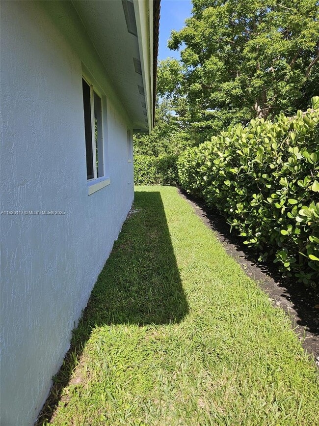 Building Photo - 20137 SW 88th Ct