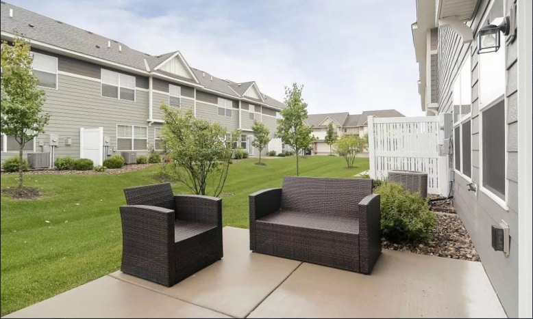 Building Photo - 3275 Red Oak Trl