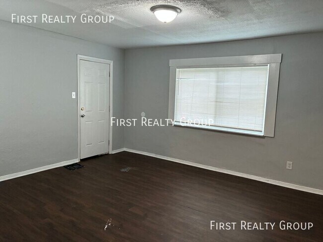 Building Photo - 2921 N. Main-Apt. 5