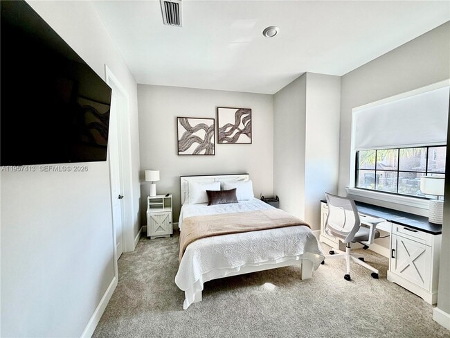 Building Photo - 15323 Lucerna St