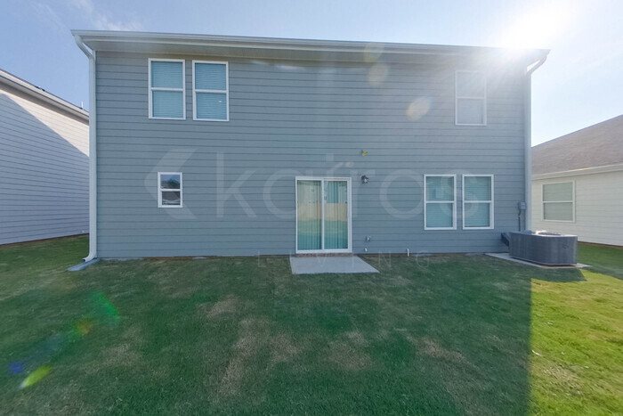 Building Photo - 109 Flat Rock Ml Trl