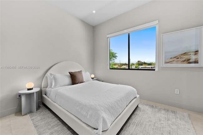 Building Photo - 245 NE 116th St