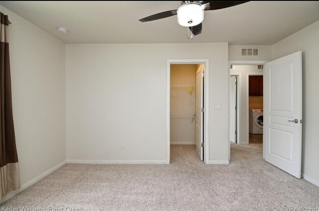 Building Photo - 5995 Branch Dr