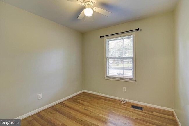 Building Photo - 8521 Tysons Ct