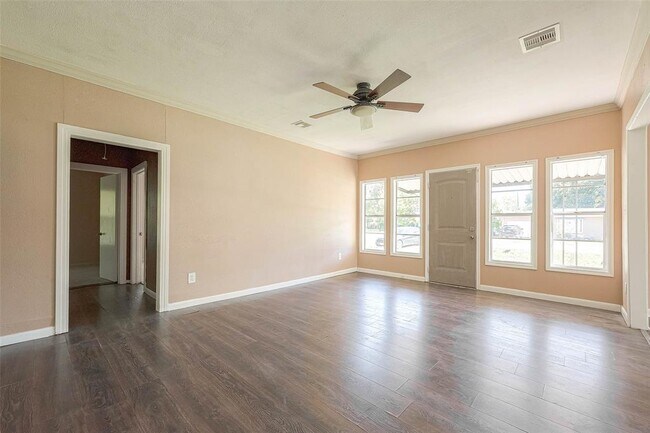 Building Photo - 138 N Mattson St