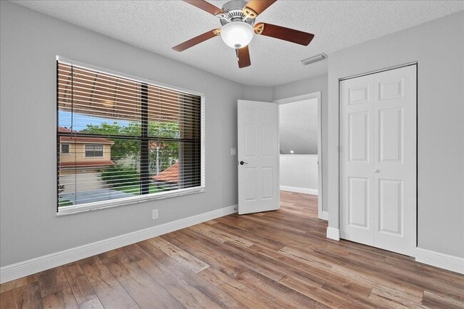 Building Photo - 1714 Shoreside Cir