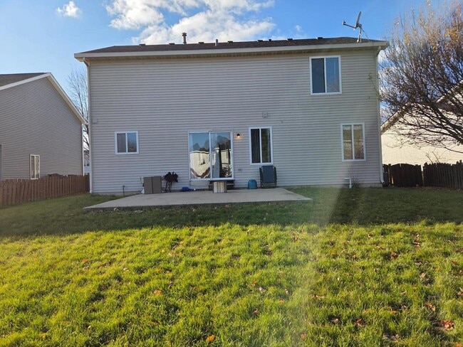 Building Photo - 2786 Yosemite Dr