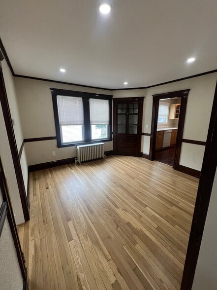 Dining room - 412 Belgrade Ave