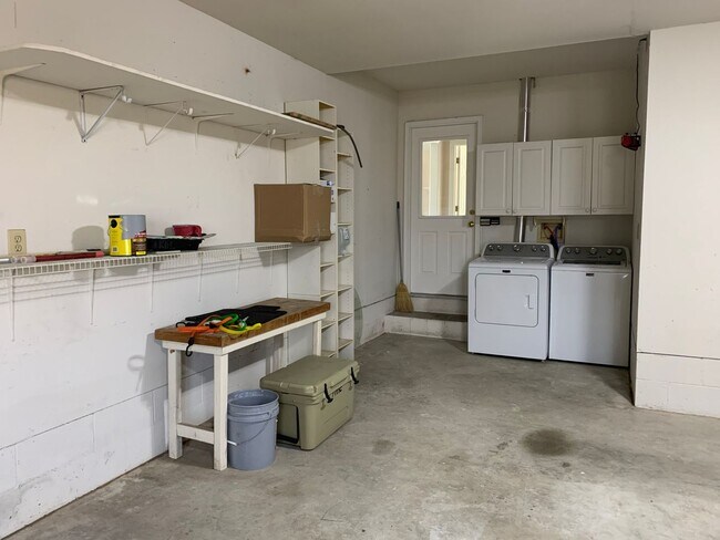 Building Photo - Beautiful Home on Lake Clermont