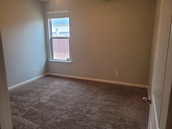 Building Photo - 1207 Silvercrest Ct SW