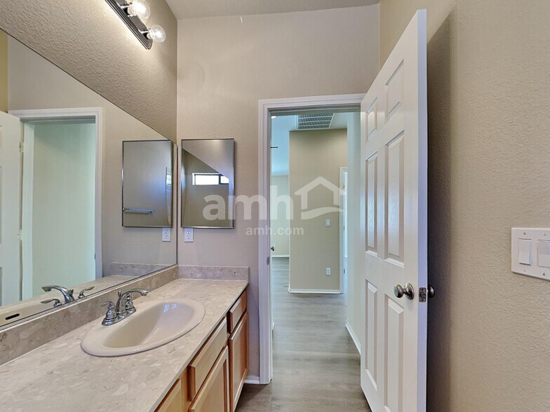 Building Photo - 8288 Amtrak Express Ave