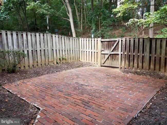 Building Photo - 5551 Winford Ct