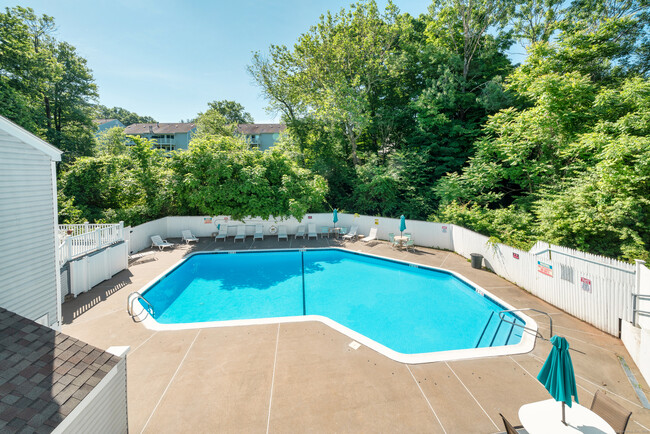 Building Photo - 102 Brookwood Dr
