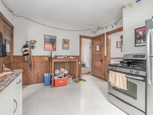 Building Photo - 81 Bristol Rd