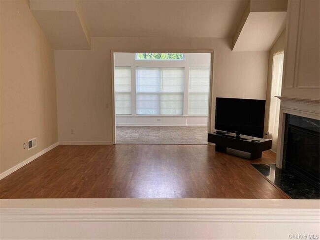 Building Photo - 87 Louden Loop