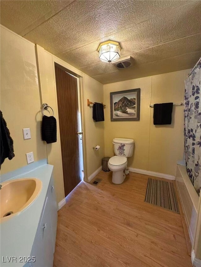 Building Photo - 551 Piltz Rd