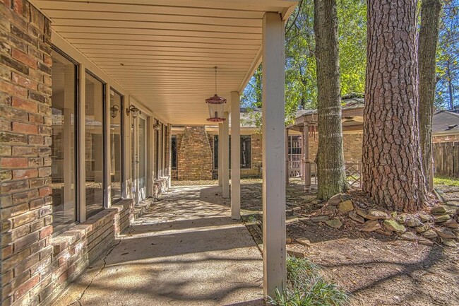 Building Photo - 22807 Canyon Lake Dr