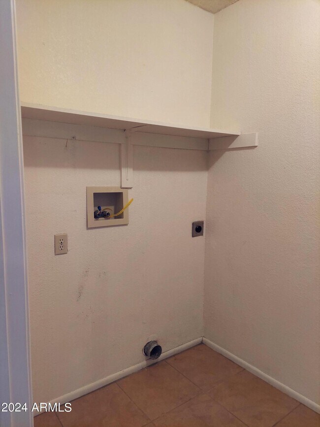 Building Photo - 4103 Calle Barona