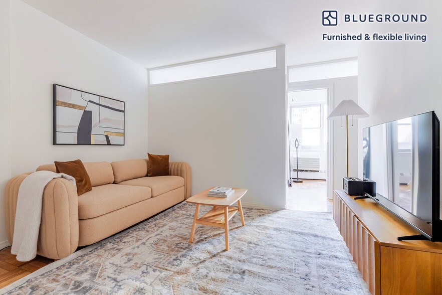 Primary Photo - 300 E 46th St